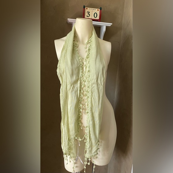 Chico’s Laura Lace Boho Scarf Straight Oblong scarves svelte sage - Picture 5 of 11